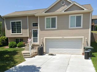 7362 N 77th St, Omaha, NE 68122