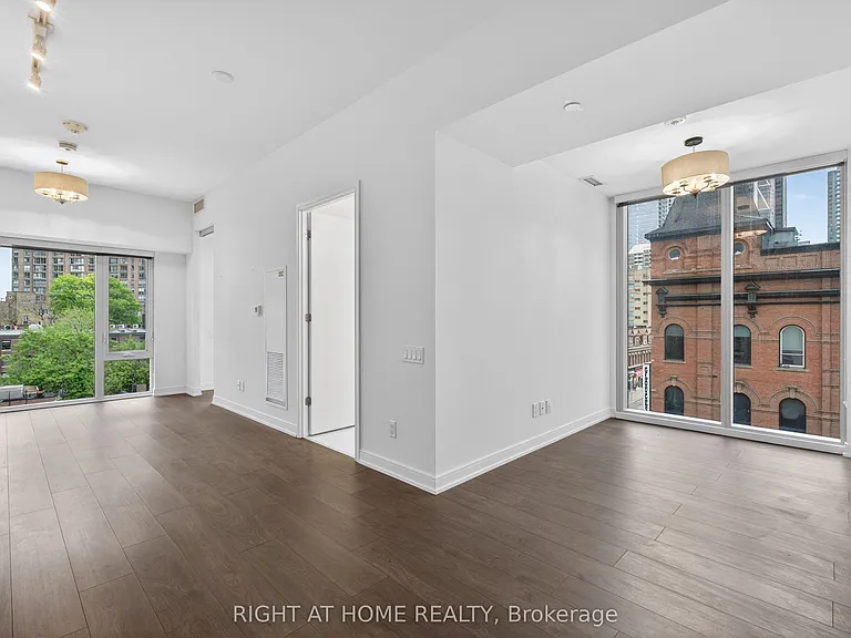 3 Gloucester St #512 — Photo 4