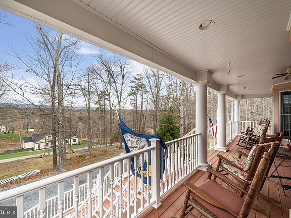 5th image of 166 Whistlewood Ln
