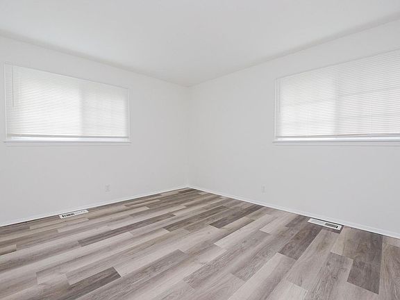 5th image of 2825 Hinde Ave