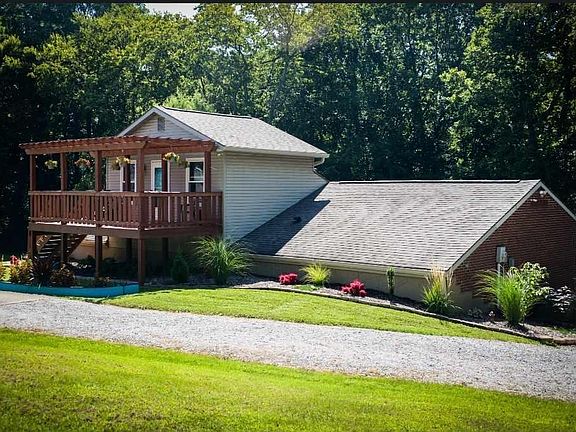 3rd image of 101 Waverly Ln