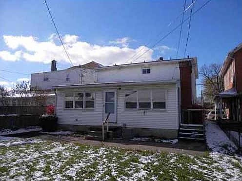 4th image of 225-227 S Wayne St