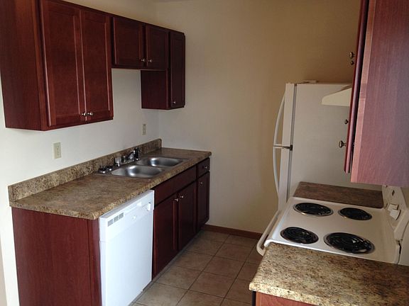 3rd image of 409 Prairie Hill Ct #415