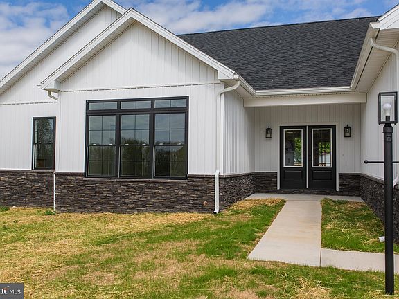 3rd image of 109 Granny Smith Ln