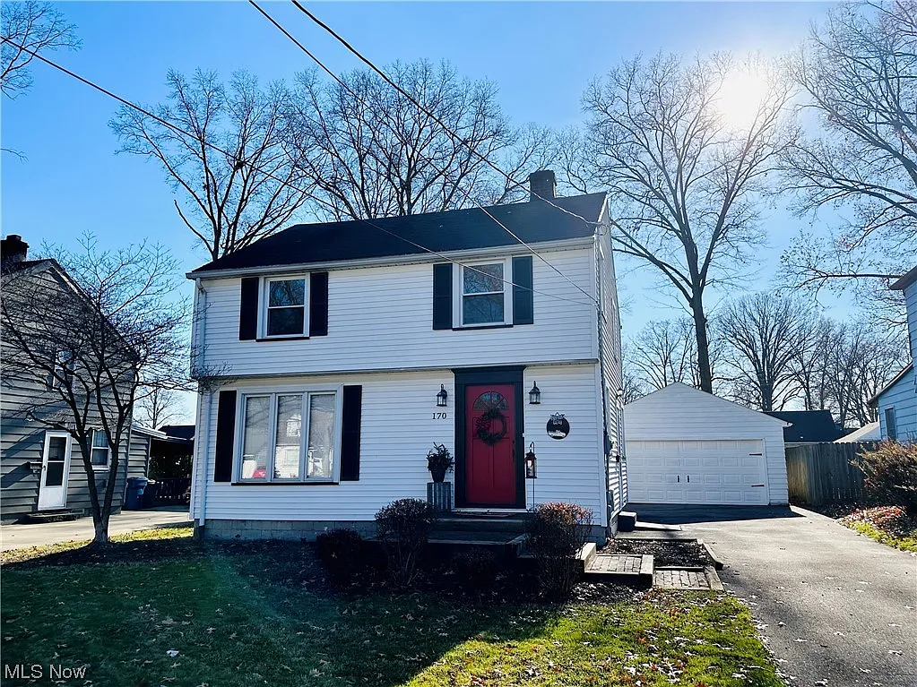 170 Helen Ave photo 1