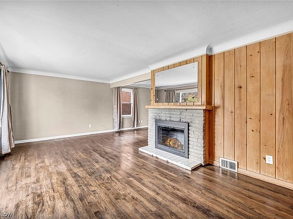 5th image of 180 E 264th St