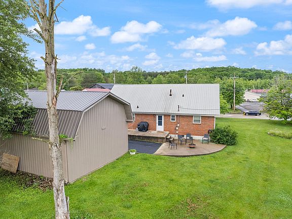 3rd image of 424 Furnace Rd