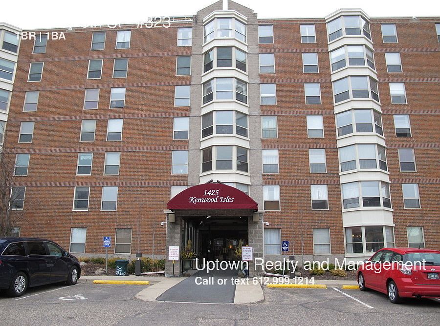 1st image of 1425 28th St W #323