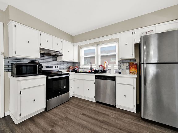 5th image of 484 Shenstone Rd