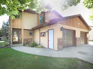 1122 Gilbert St, Neenah, WI 54956