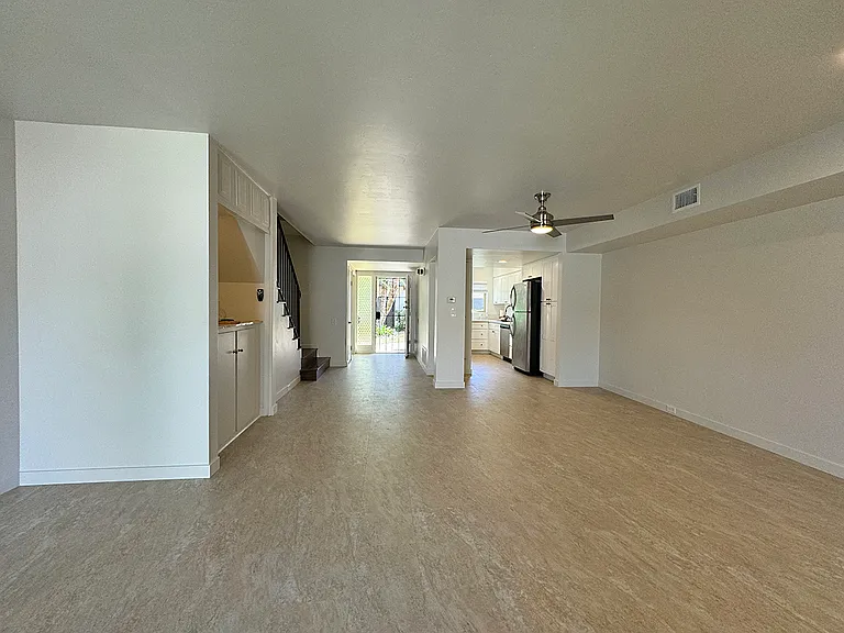 3218 Loma Riviera Dr — Photo 6