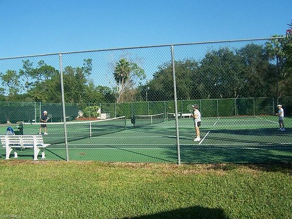 Tennis Club