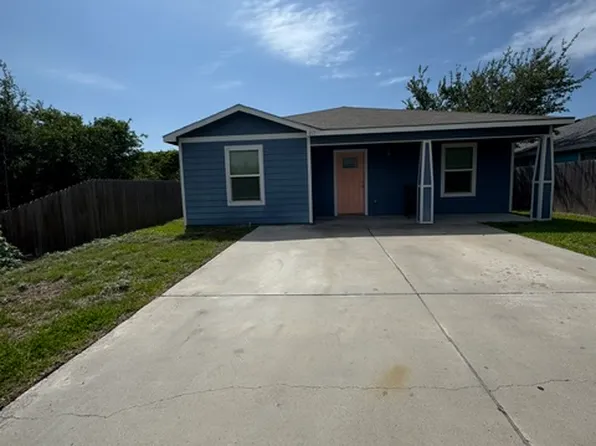 817 S 9th St, Aransas Pass, TX 78336