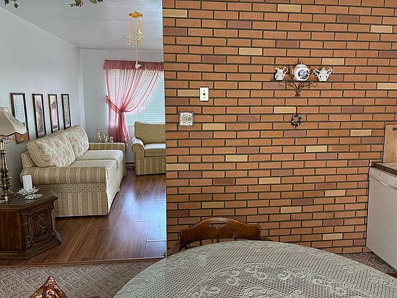 3rd image of 402 Rothey Dr