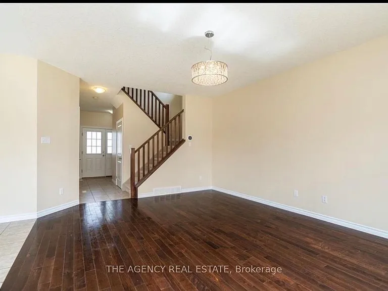 960 Bitterbush Cres #30 — Photo 5