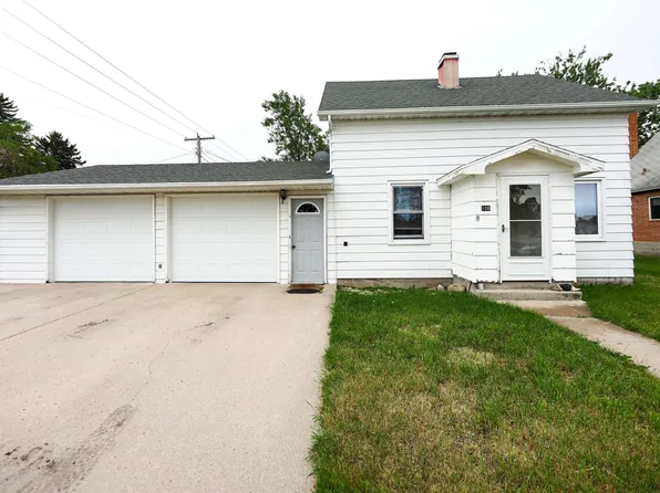 106 3rd St SW, Granville, ND 58741
