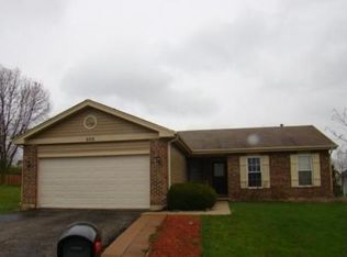 305 Country Ln, Algonquin, IL 60102