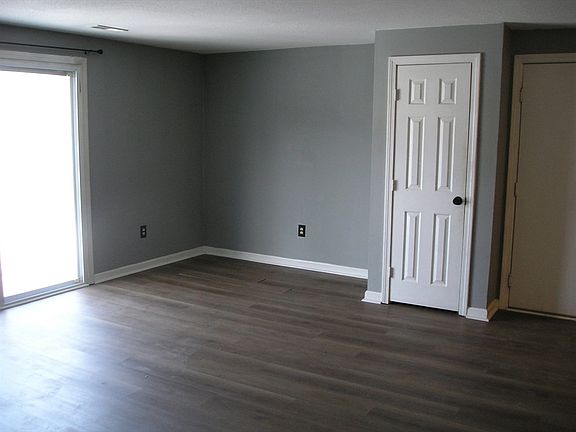 5th image of 1575 Braley Rd APT 28