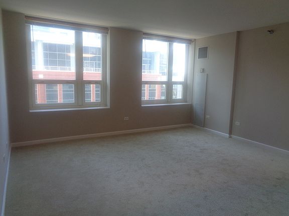 3rd image of 345 N Lasalle St #2109