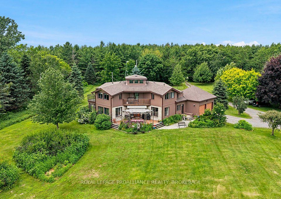 1st image of 2576 Howe Island Dr
