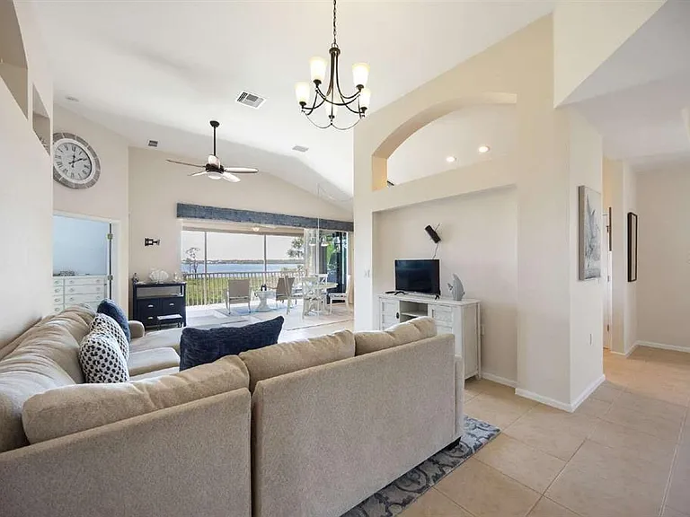 4604 Club Dr #B202 — Photo 4