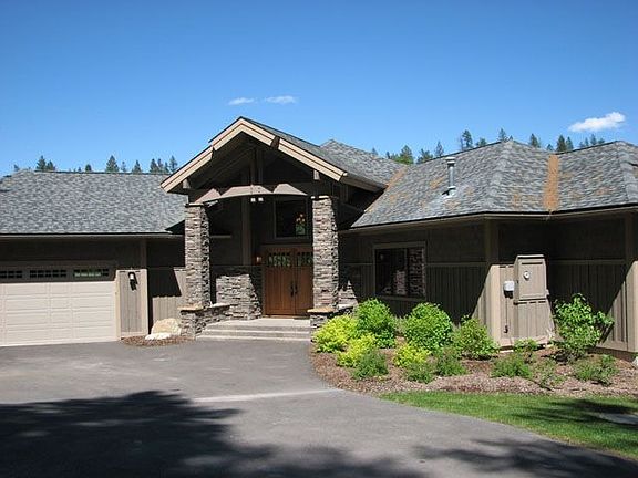 Front view w/covered entry