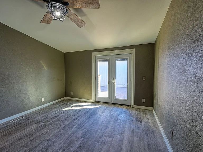5581 Wheatfield Dr — Photo 8