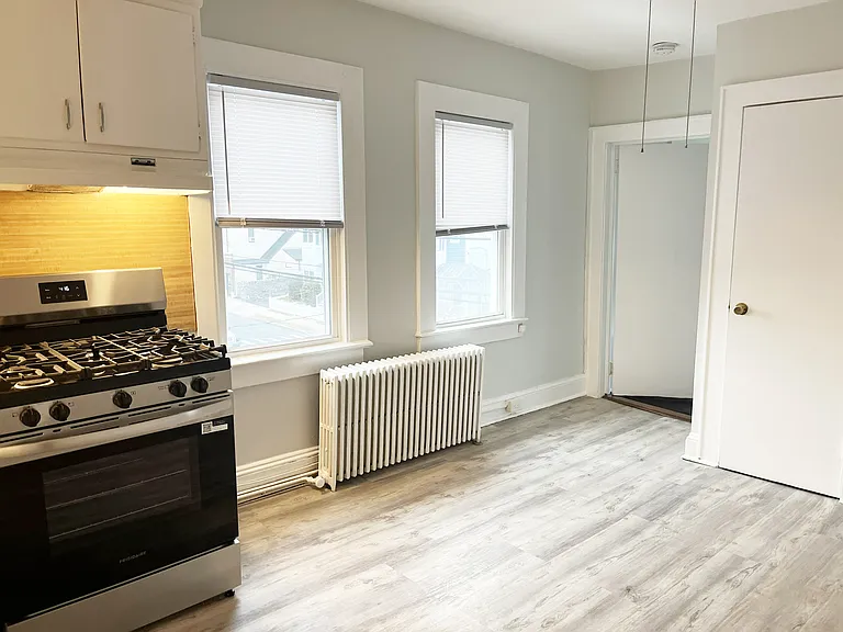 208 Ashford Ave #3 — Photo 8