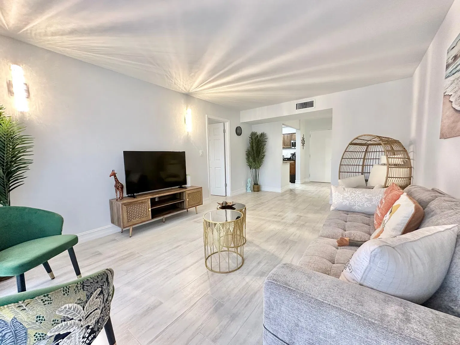 2 bed, 2.0 bath, 936 sqft, $2,600 — Photo 4