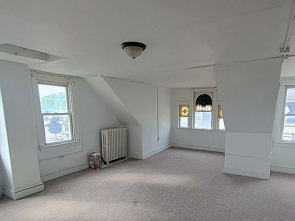 5th image of 169 Mercer St