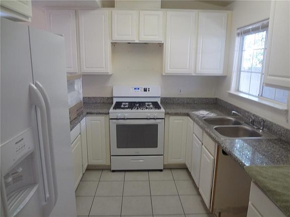 3rd image of 1205 Briarstone Dr #0