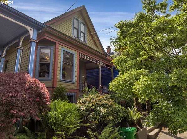 1724 SW Clay St, Portland, OR 97201