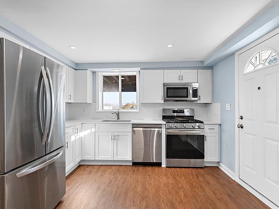 2nd image of 48 Burns Ave Floor 1