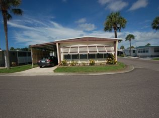 525 Parakeet Ln, Largo, FL 33770