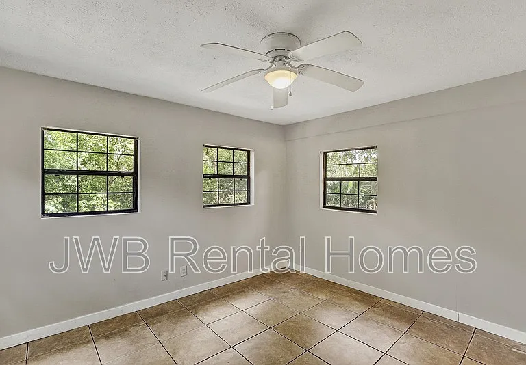 4705 Portsmouth Ave — Photo 7