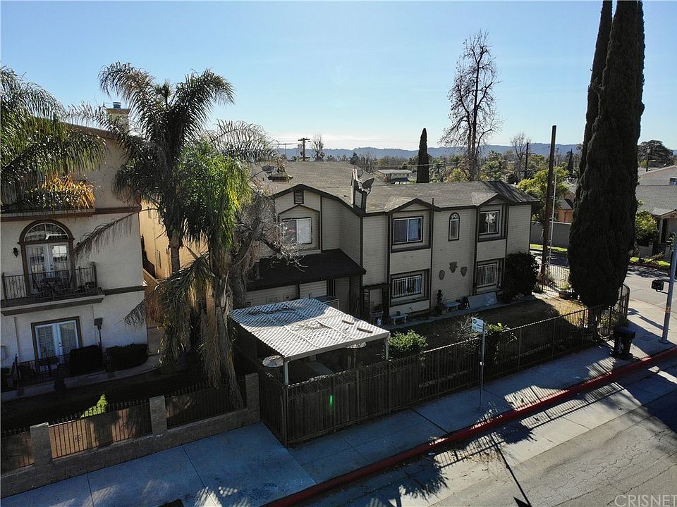 1st image of 12654 Vanowen St