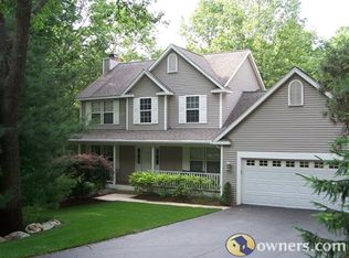 4370 E Summit Woods Dr NE, Rockford, MI 49341