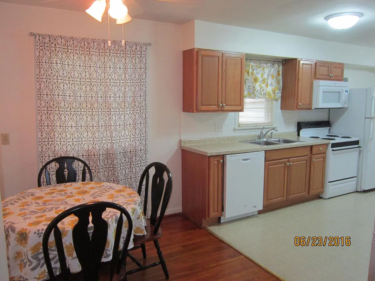 3 bed, 1191 sqft, $1,100 — Photo 4