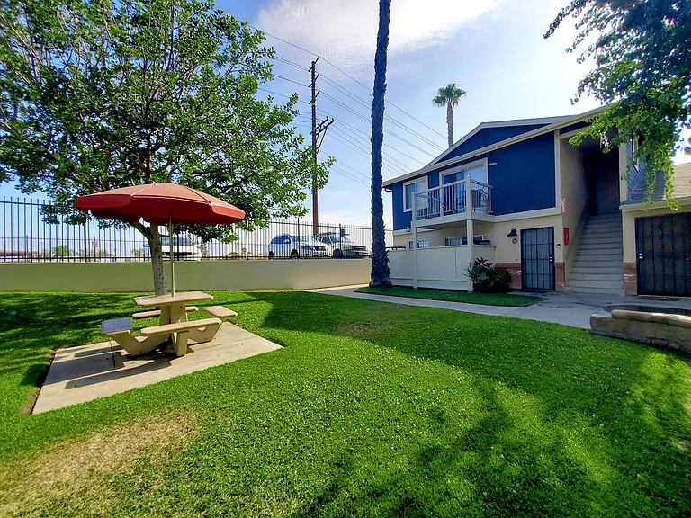 Palm Villas Apartments — Photo 29