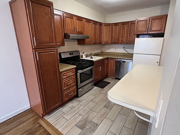 5th image of 15711 45th Ave #2