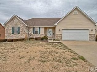 513 Windy Hills Dr, Washington, MO 63090