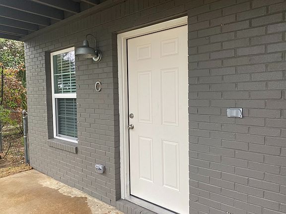 2nd image of 3238C Redwood Ln