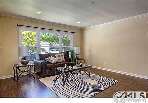 5th image of 684 Claire Ave