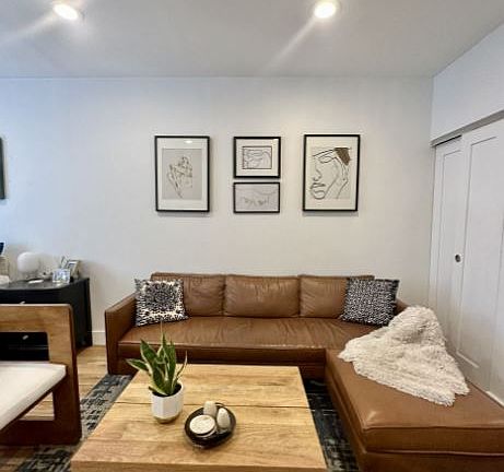 3rd image of 207 E 37th St APT 2C
