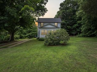 842 10th St, Plainwell, MI 49080