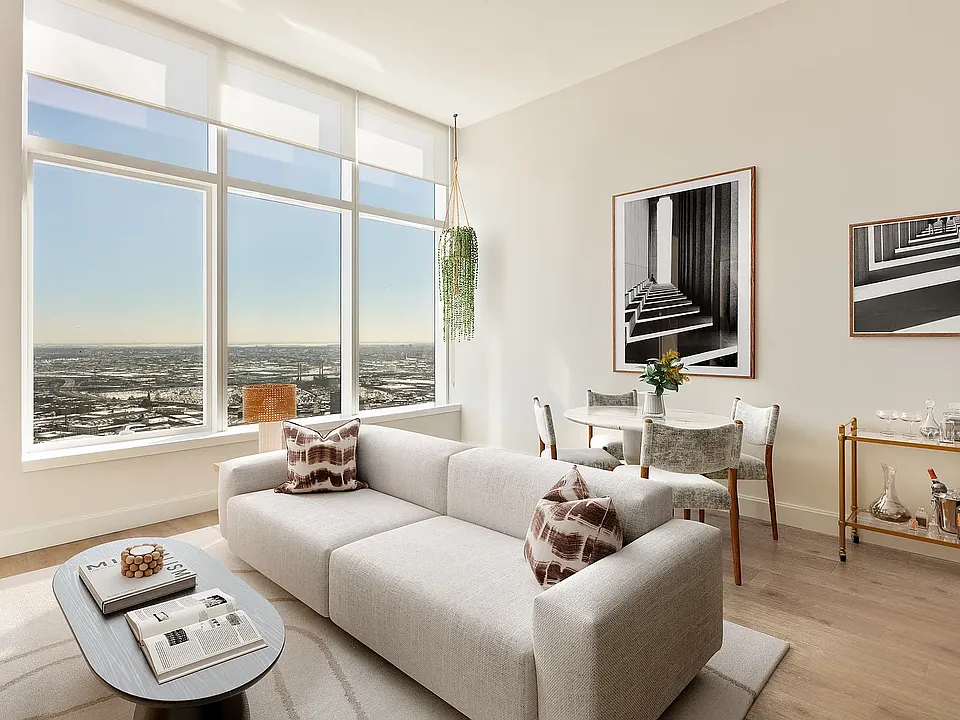 2315 44th Dr #Penthouse 2B