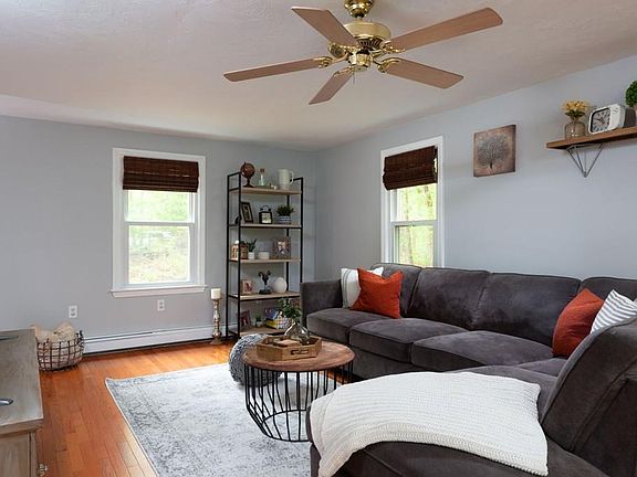 5th image of 14 Granby Ln
