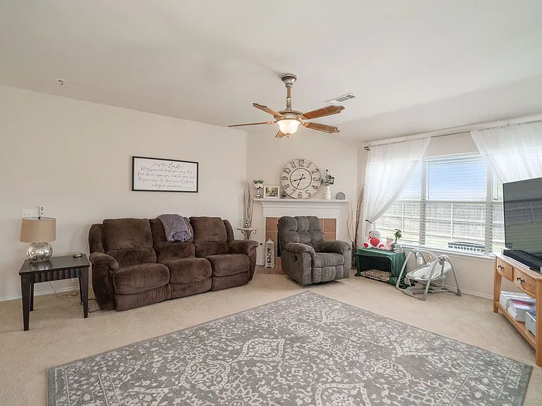 1327 Primrose Dr — Photo 14