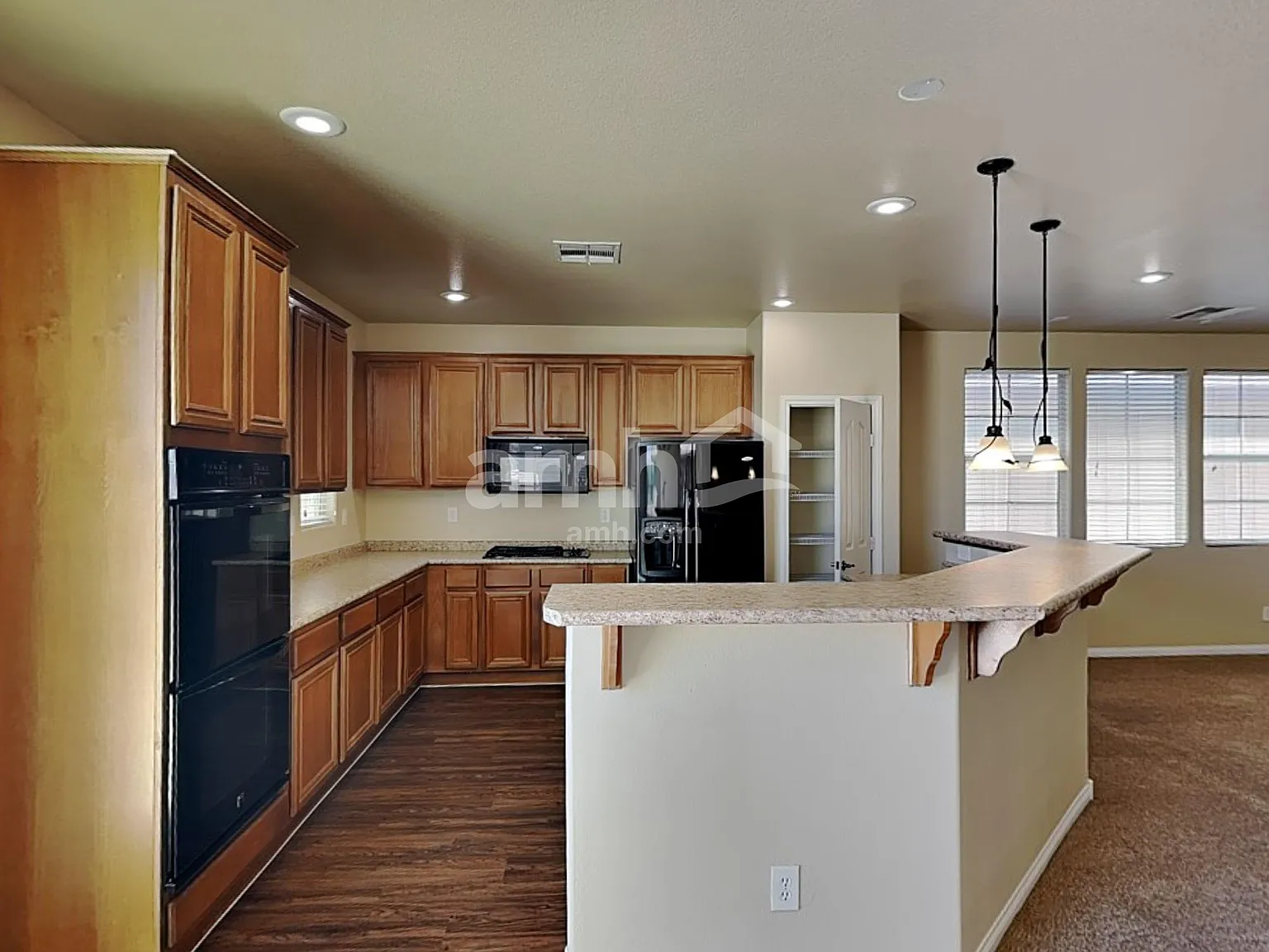 3 bed, 2.5 bath, 2327 sqft, $2,545 — Photo 4