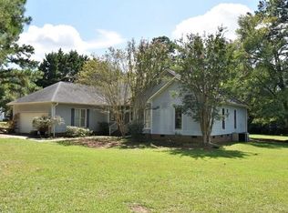 101 Barrett Dr, Greenwood, SC 29649